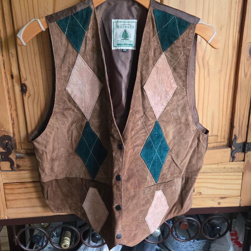 Northwest Territory Women's Suede Vest